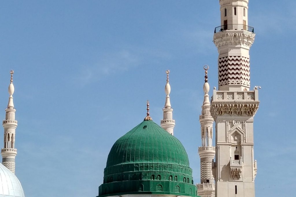الواجهة الخارجية للمسجد النبوي في المدينة المنورة